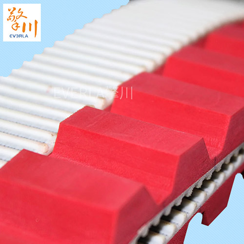 表面加紅膠開槽<a href='http://yiemit.com/' target='_blank'><u>PU同步帶</u></a>細(xì)節(jié)圖