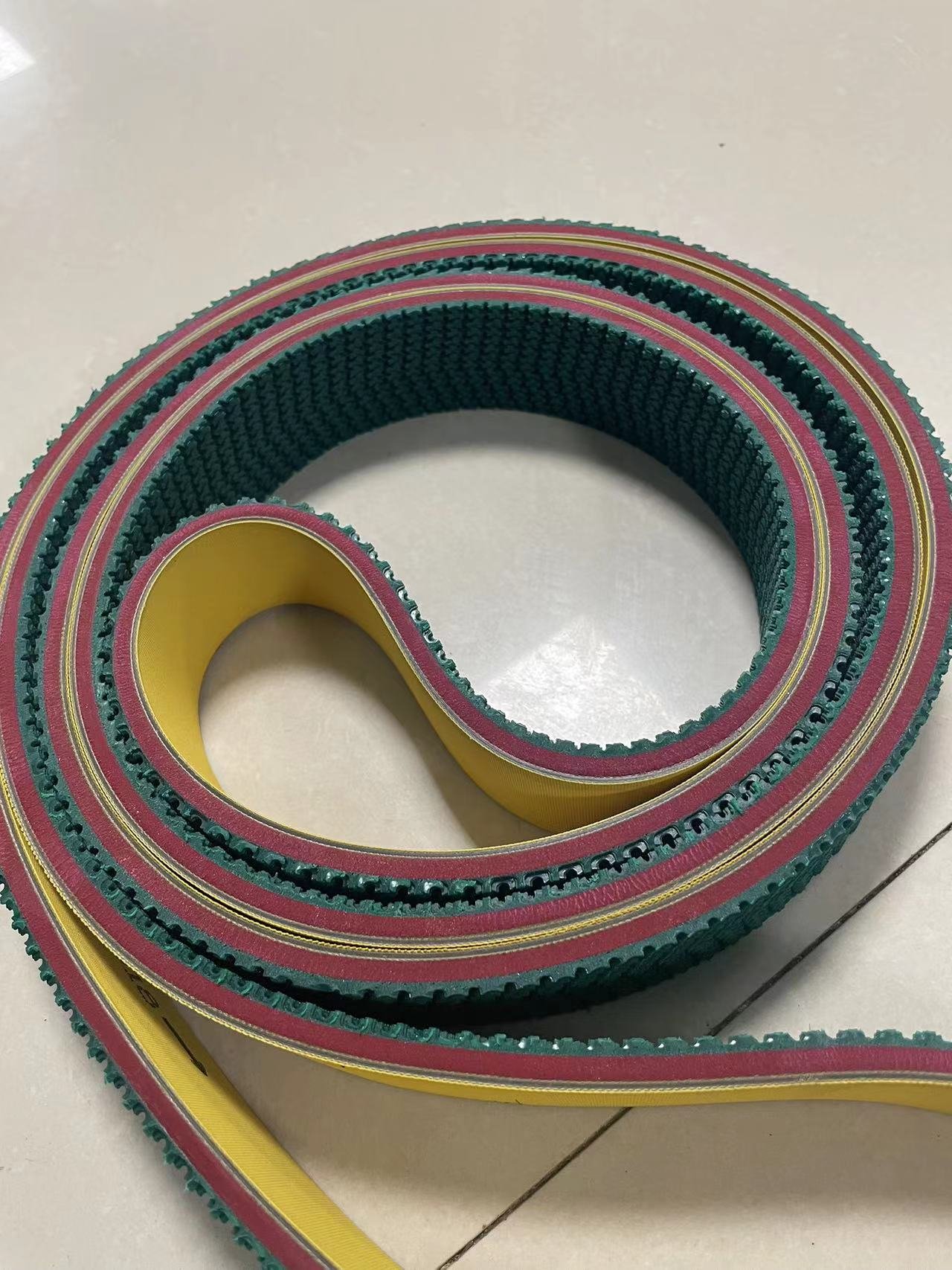 如何提高聚氨酯同步帶的抗拉強度與耐磨性