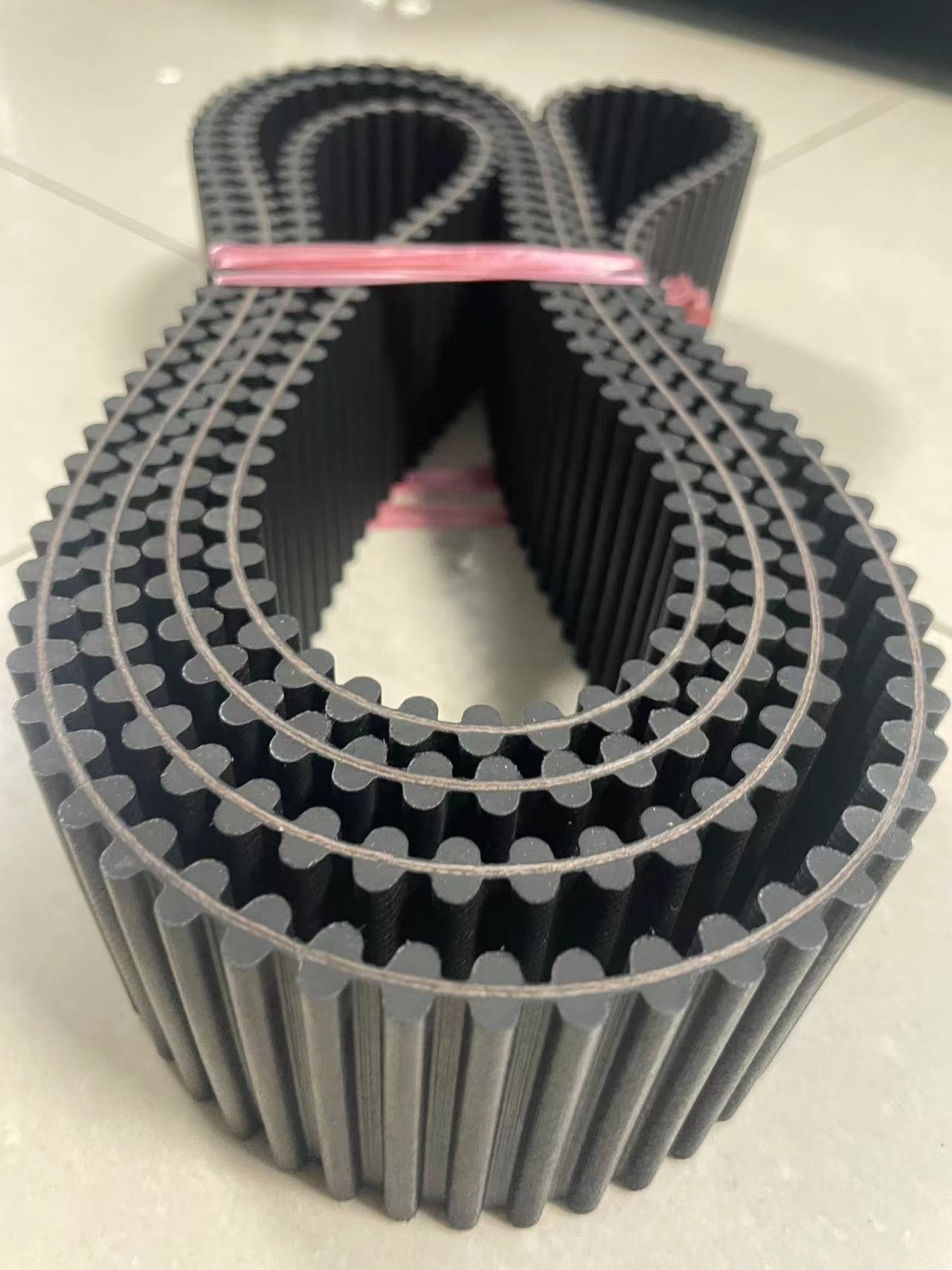 如何選擇適合機械系統(tǒng)的橡膠同步帶