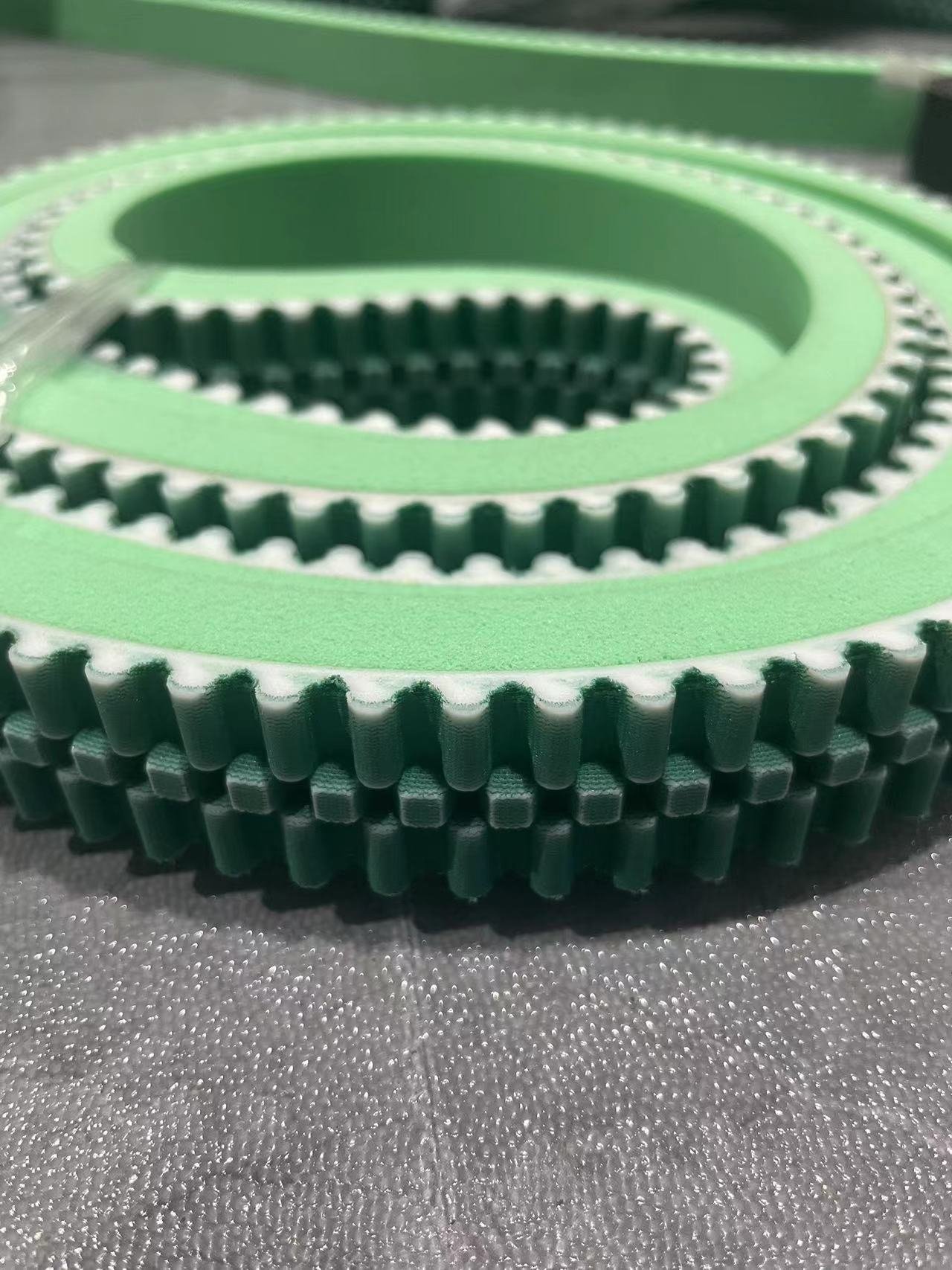 在自動(dòng)化設(shè)備中，PU同步帶有哪些具體的應(yīng)用場景？