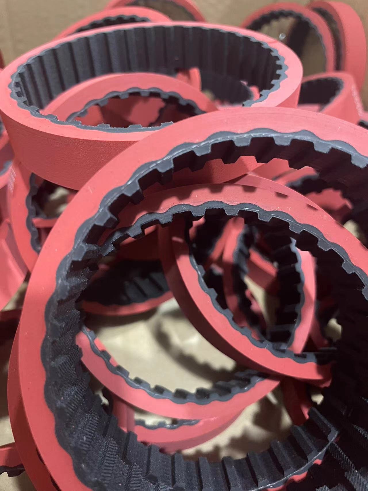 同步帶與齒形帶：性能對比分析