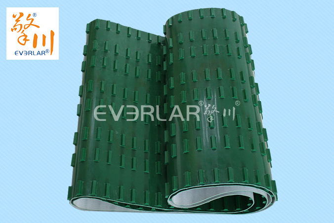 如何對(duì)輸送皮帶輸送帶進(jìn)行清理？