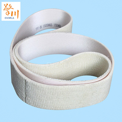 在更換橡膠輸送帶輸送帶時(shí)應(yīng)該注意以下幾